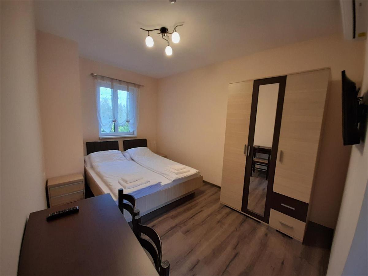 Barsony Vendeglo Es Panzio Bed & Breakfast Szecseny Luaran gambar