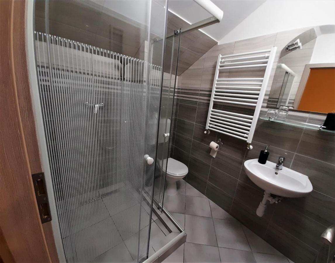 Barsony Vendeglo Es Panzio Bed & Breakfast Szecseny Luaran gambar
