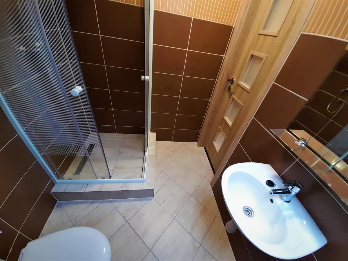 Barsony Vendeglo Es Panzio Bed & Breakfast Szecseny Luaran gambar